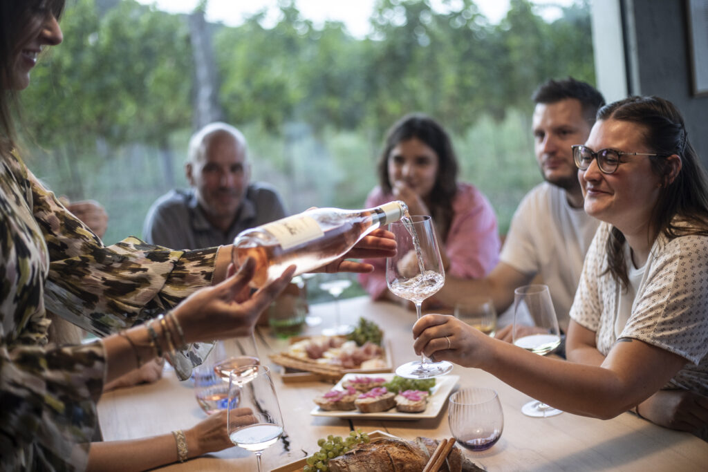 Víno Přátelé Pavlova