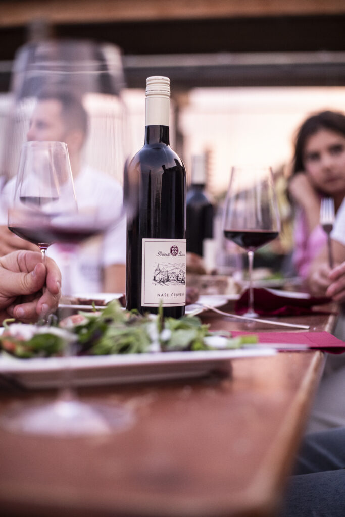 Víno Přátelé Pavlova